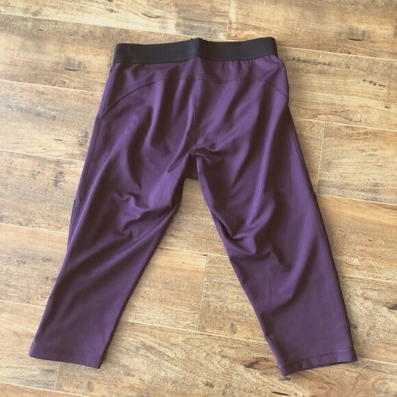 𝅺adidas Techfit Medium Compression Capris - Picture 2 of 7